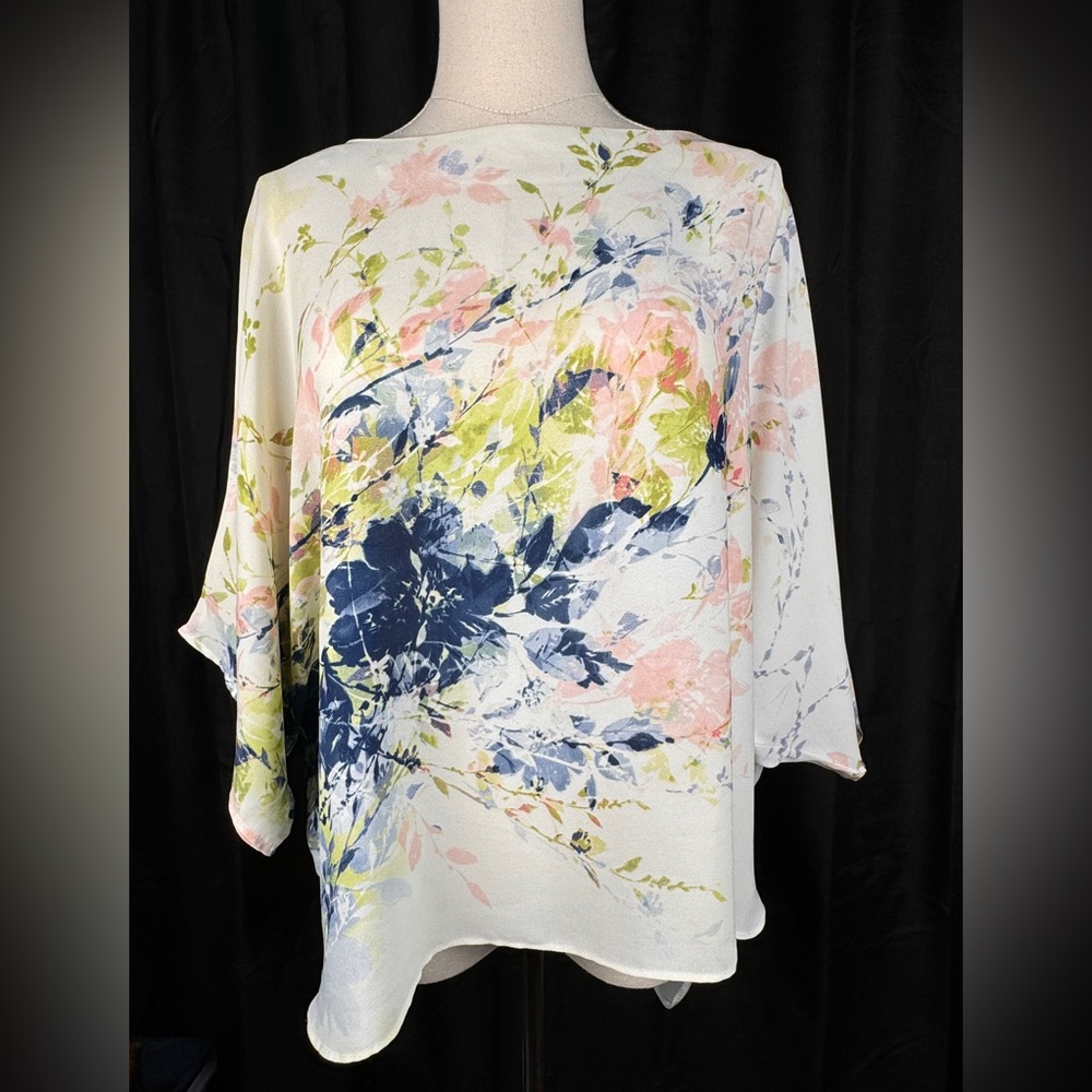 (L) ROSE & OLIVE Fine and Flowing Floral Batwing Tops
